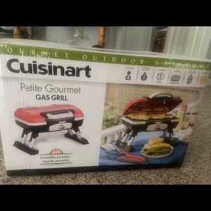 Cuisinart petite tabletop gas grill with cover